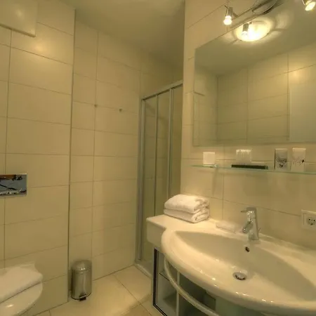 Apartment Avenida Residenz An Der Burg By Alpin *